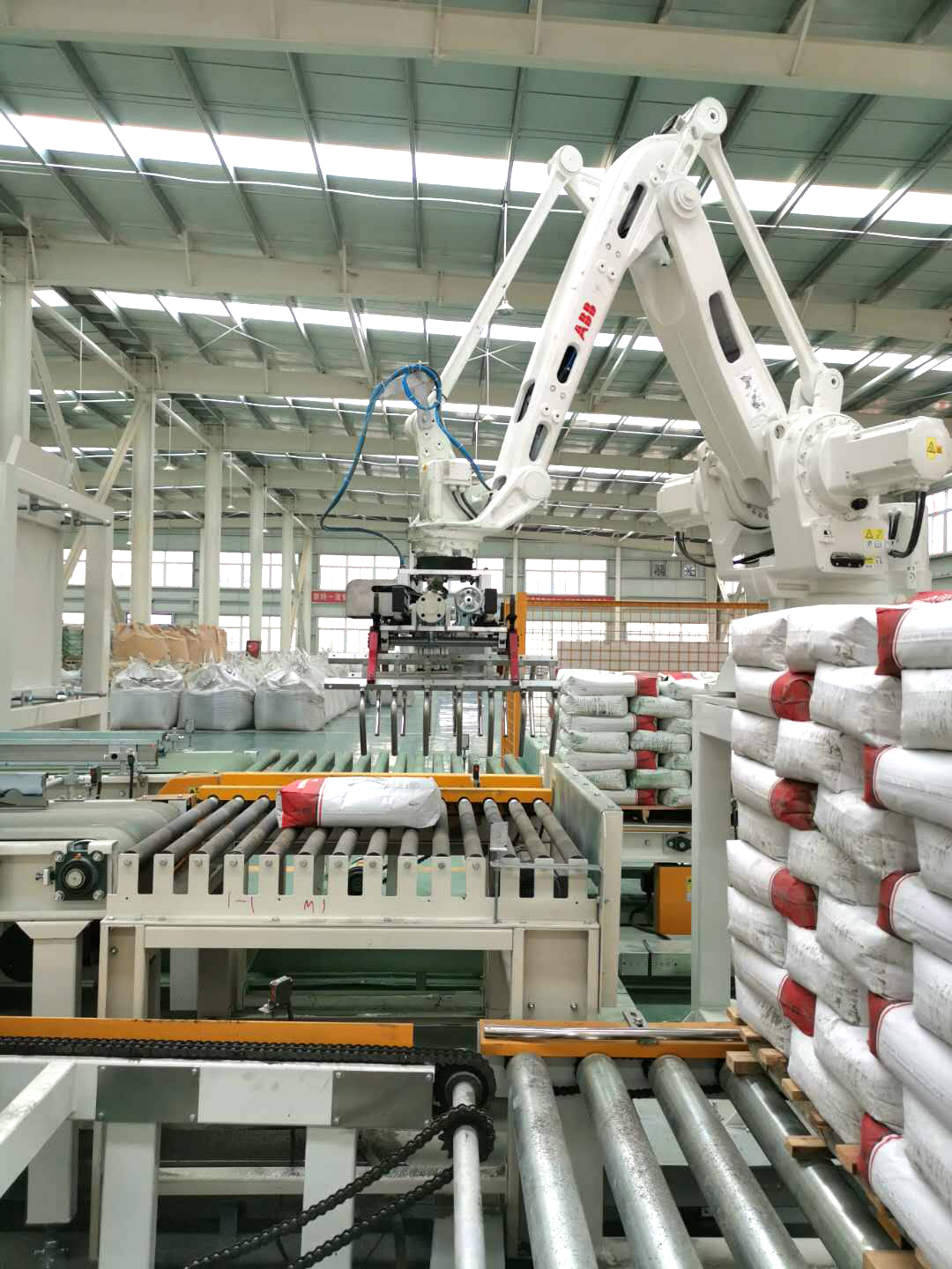 ?大廣金剛砂地坪材料  新鄉(xiāng)自動化工廠！